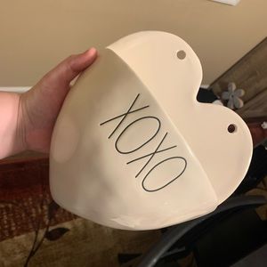 XOXO hanging organizer